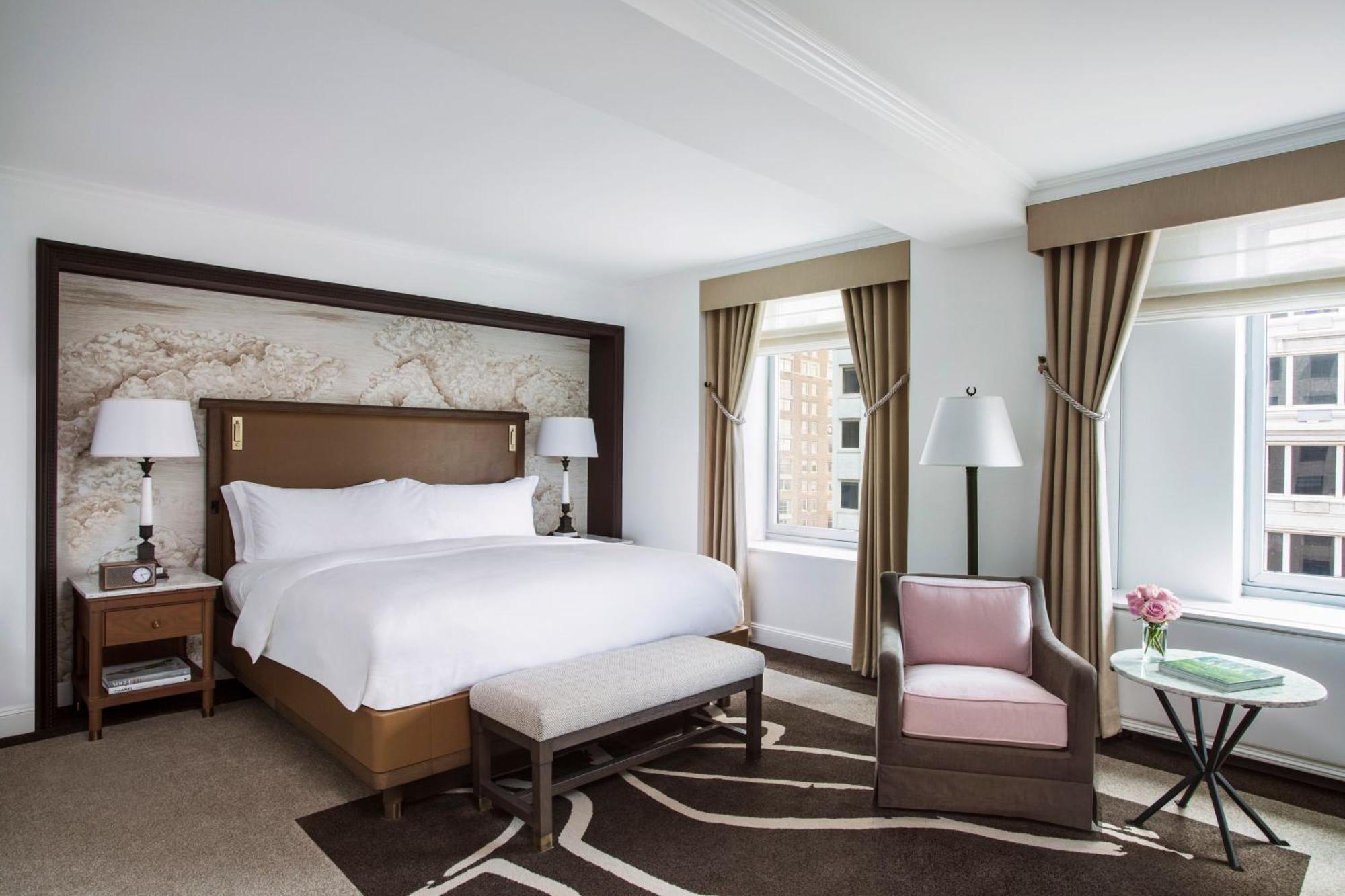 King Room Avenue View Adapted Tub Mobility Accessible