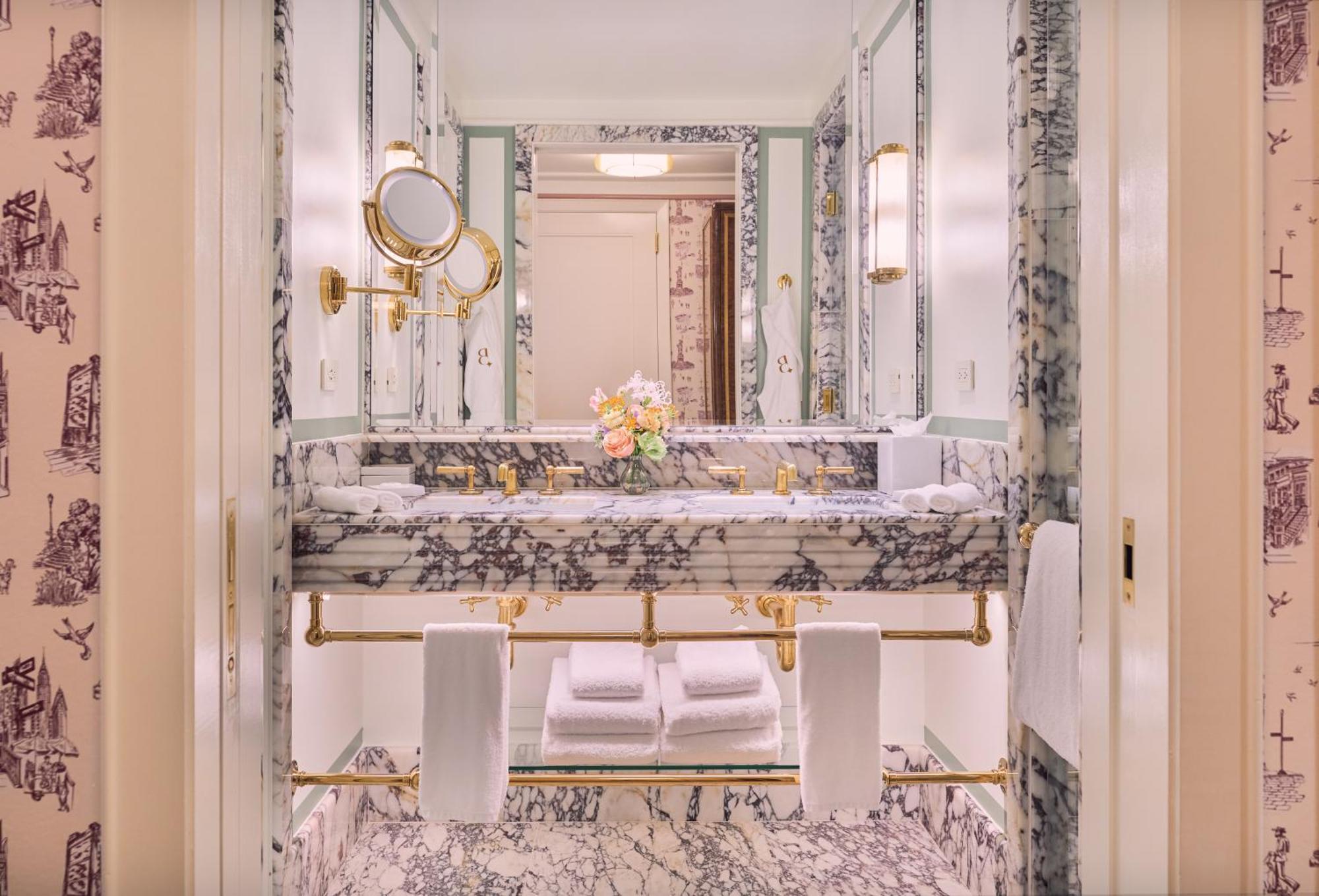 Hudson View Corner Suite