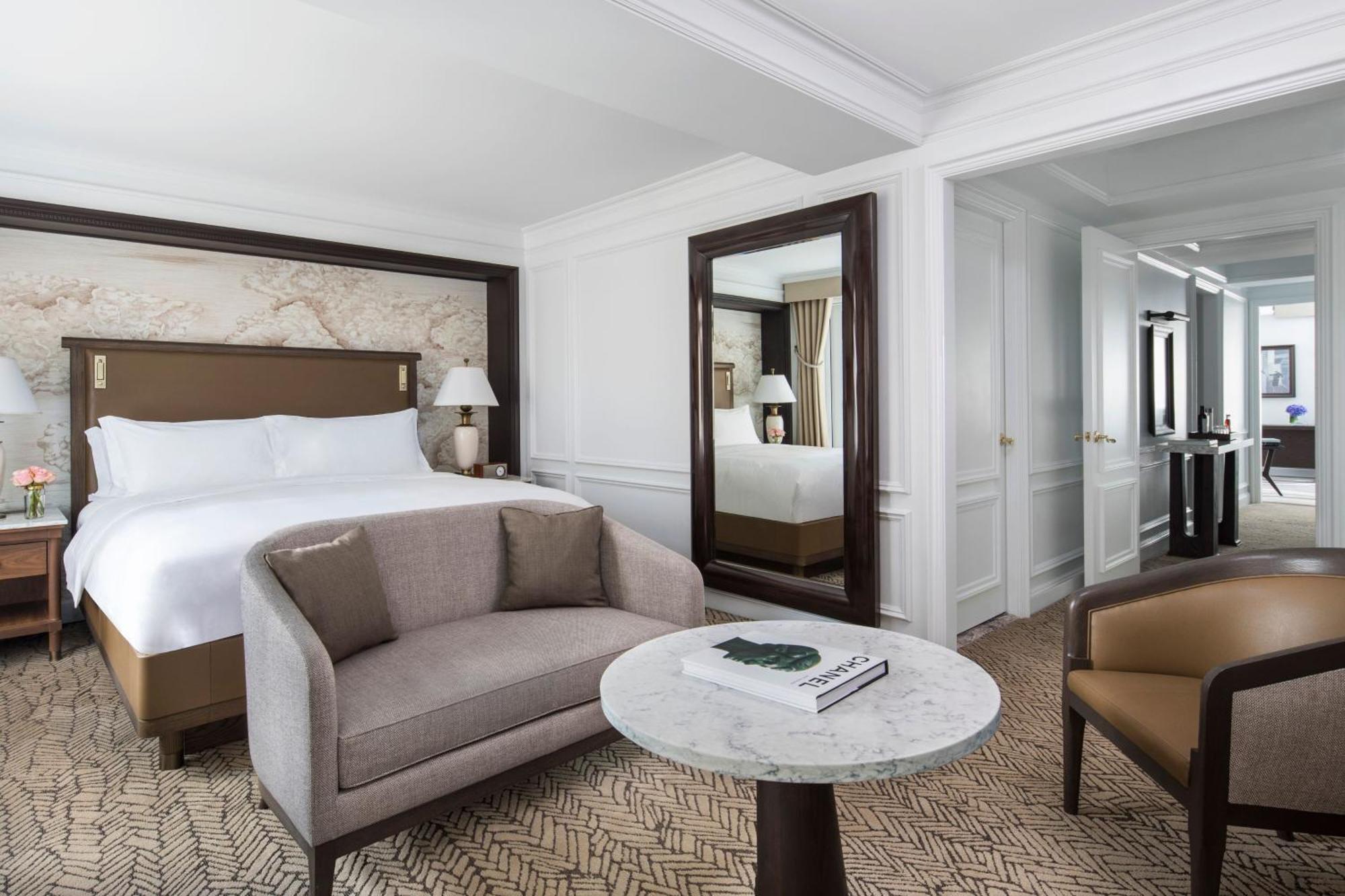 Avenue View Suite Club Lounge Access