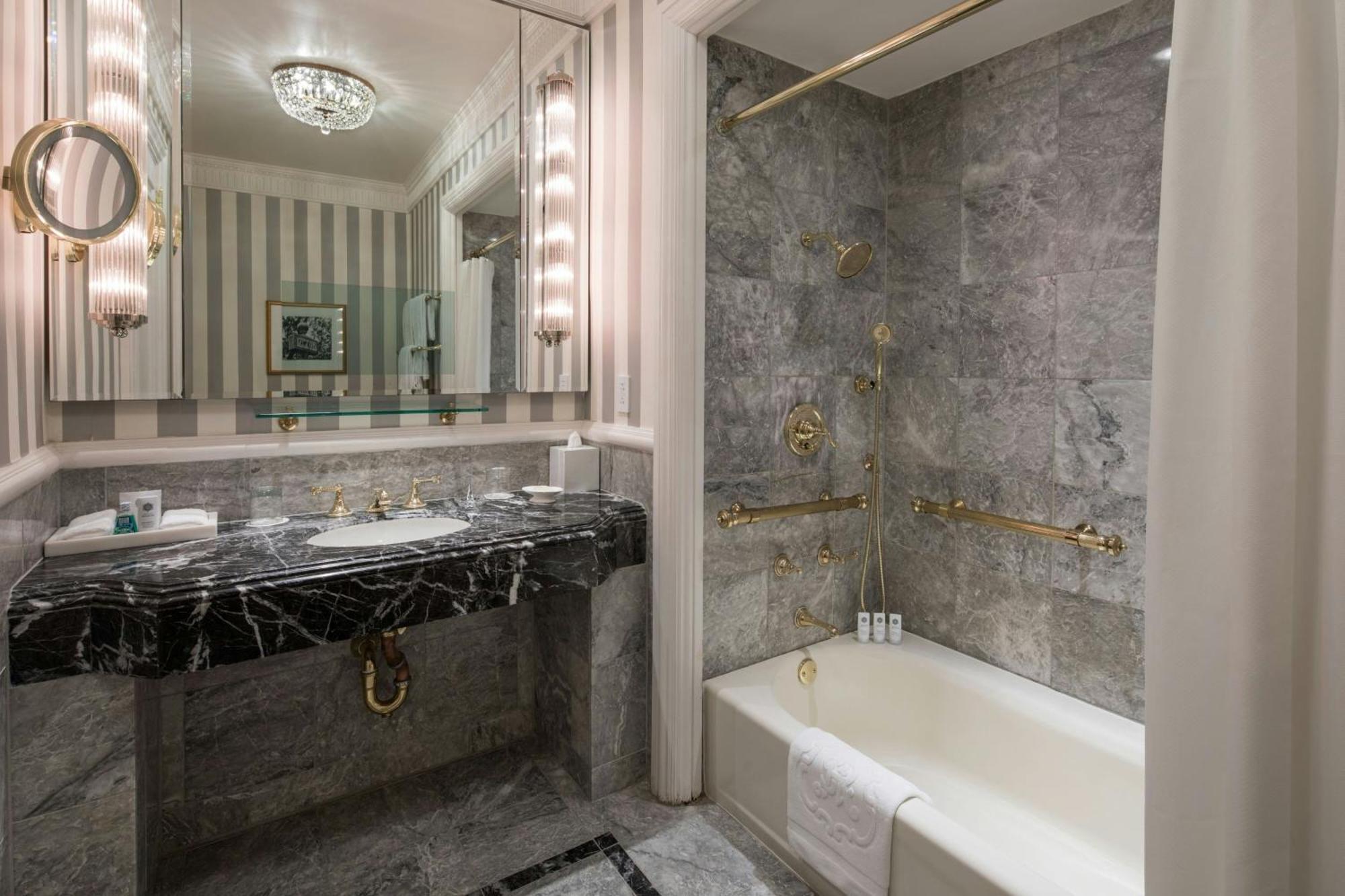 Superior King Room Butler Service