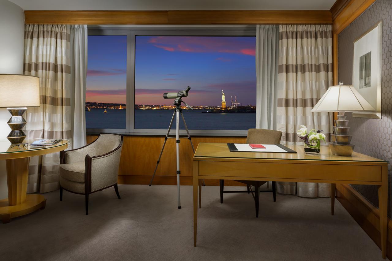 Executive One-Bedroom King Suite Statue View